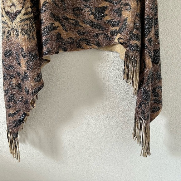 Snow Leopard Print Poncho Shawl Fringe Sides Tan Black Gold One Size - Picture 3 of 11